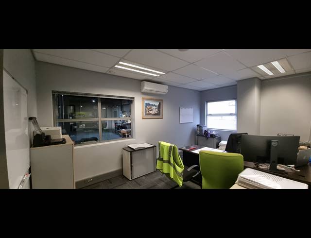 1,145M² WAREHOUSE TO LET IN GLEN MARAIS